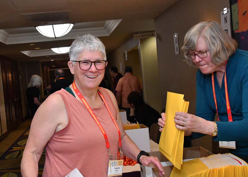Valerie Meyer, Barb Lin